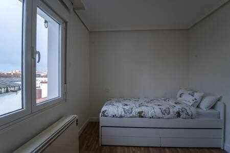 Atico Terraza Playa Futbol Y Congresos Vut4708As Lägenhet Gijón Exteriör bild